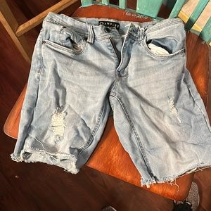 Light wash - slightly distressed Jean shorts